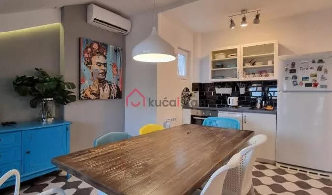 Sedmosoban stan | 4zida