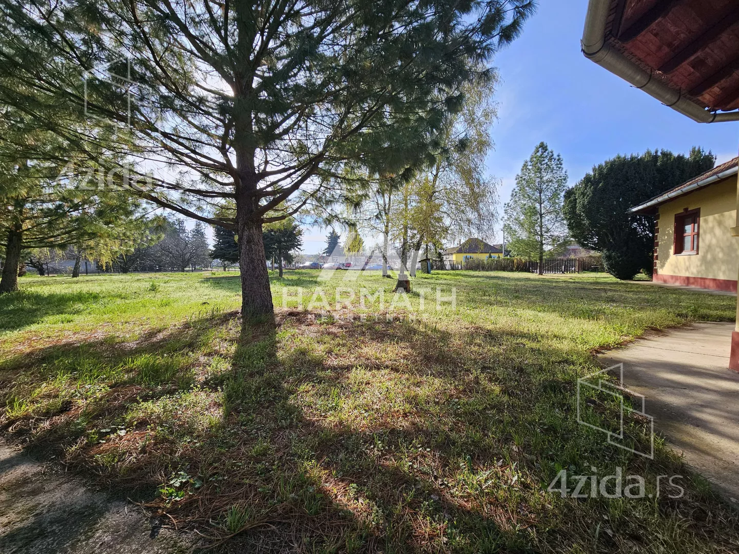 Poslovna zgrada | 4zida