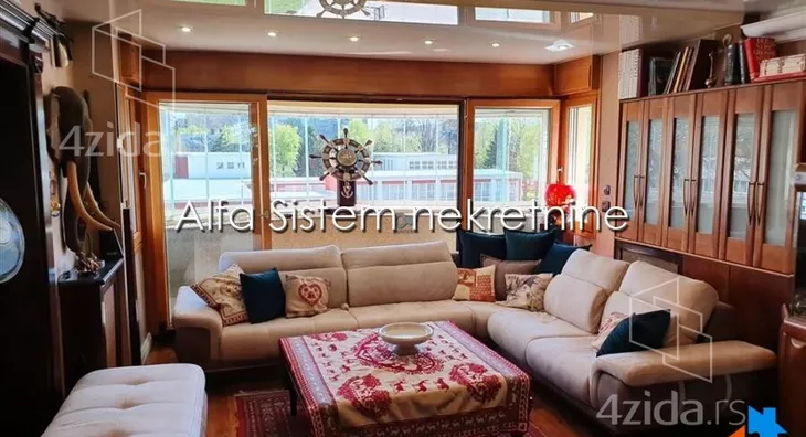 Petosoban stan | 4zida