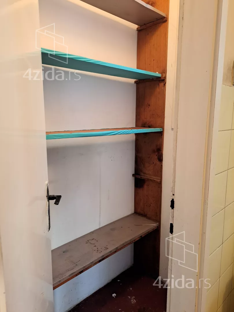 Četvoroiposoban stan | 4zida