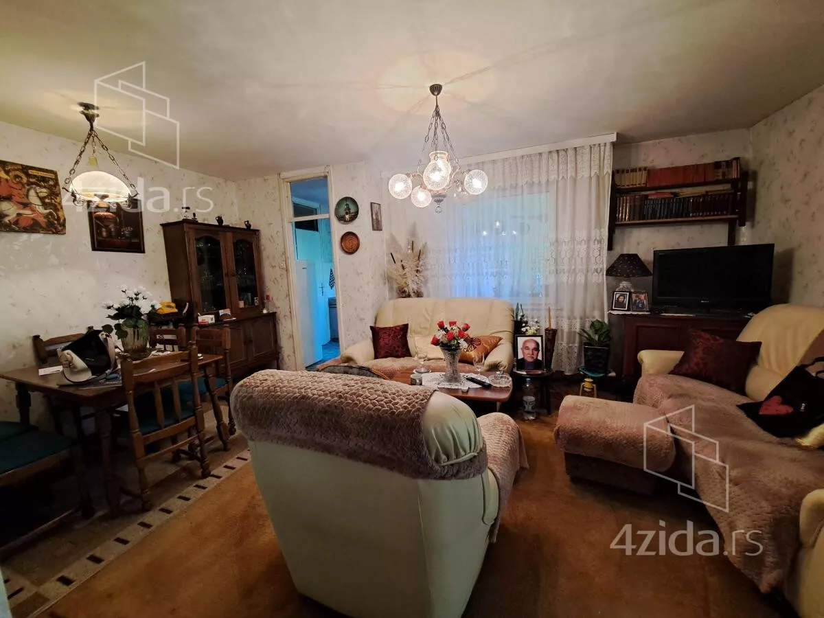 Troiposoban stan | 4zida