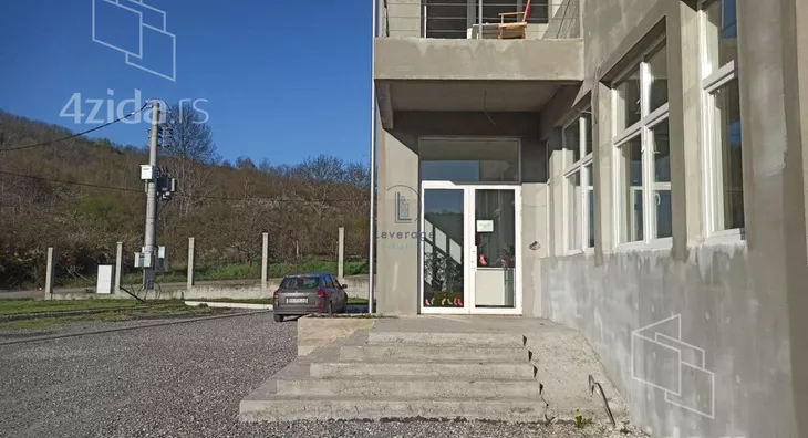 Poslovni prostor | 4zida