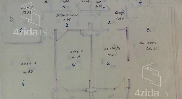 Četvoroiposoban stan | 4zida