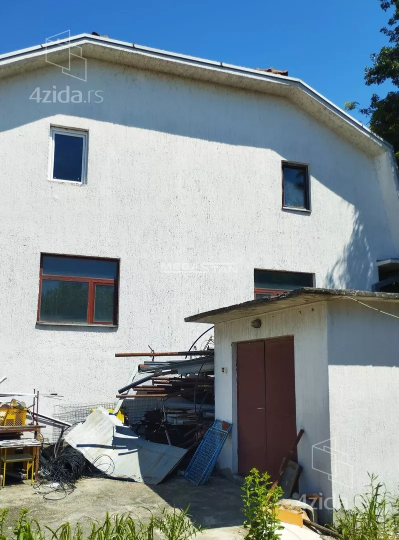 Lokal | 4zida