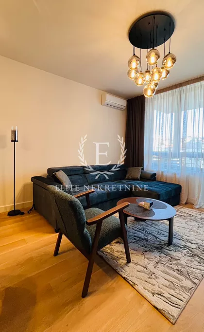 Luke Ćelovića Trebinjca BW | 4zida.rs