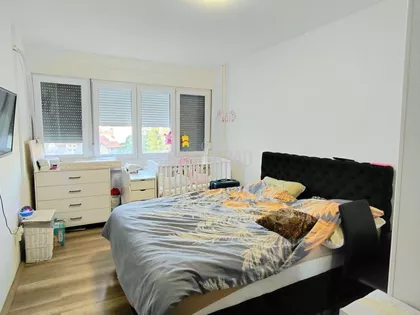 Petrarkina | 4zida.rs