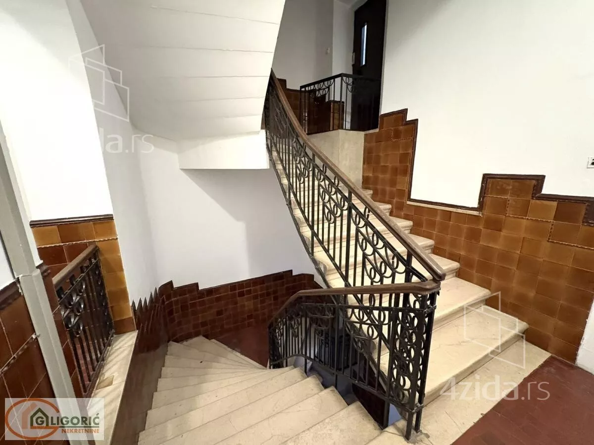 Šestosoban stan | 4zida