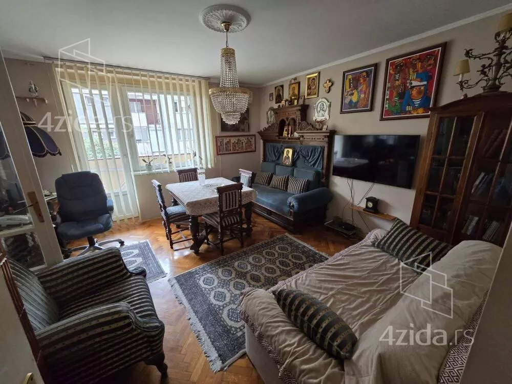 Troiposoban stan | 4zida