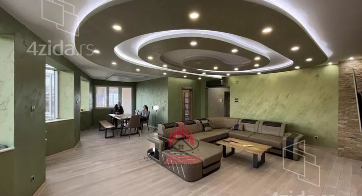 Petoiposoban stan | 4zida