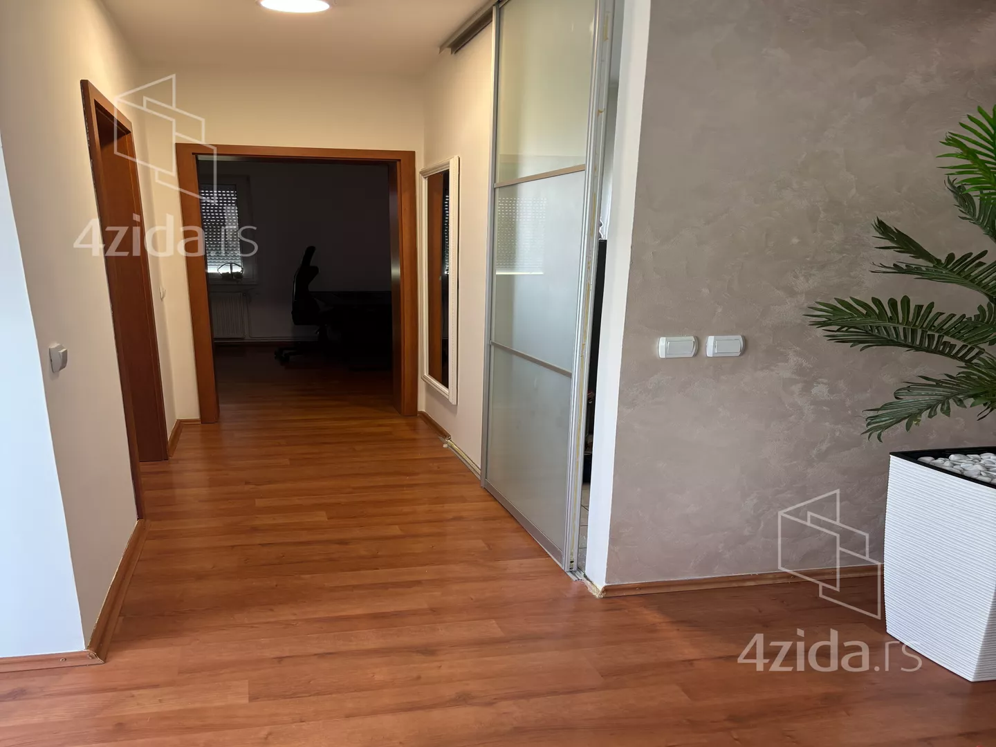 Šestosoban stan | 4zida