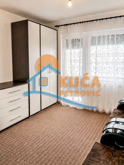Jesenjinova | 4zida.rs