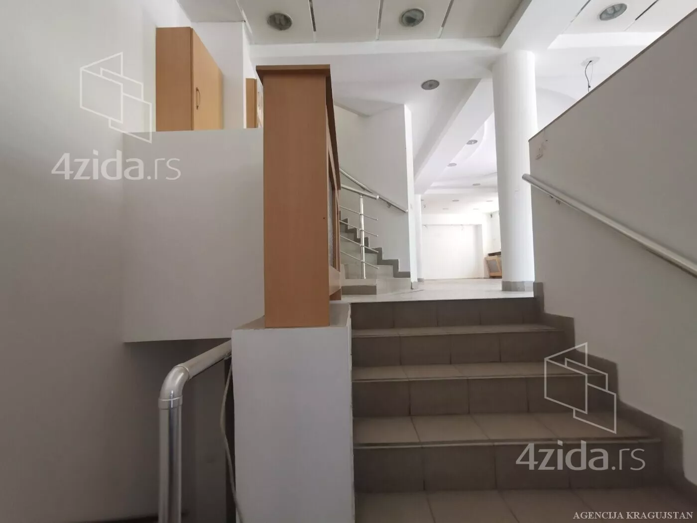 Lokal | 4zida