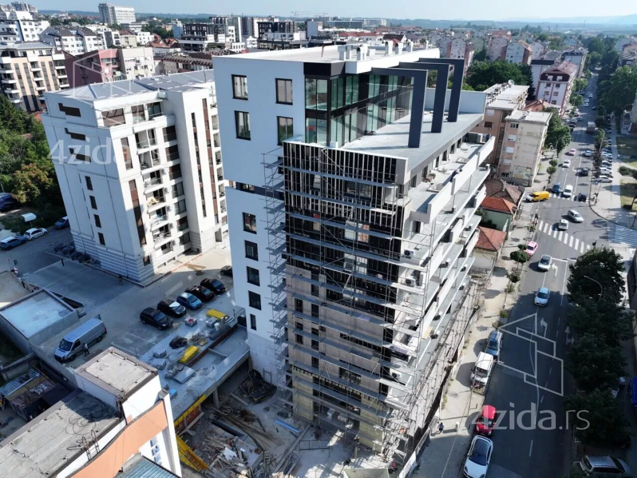 Šestosoban stan | 4zida