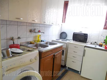 DEDINJE BELI DVOR | 4zida.rs