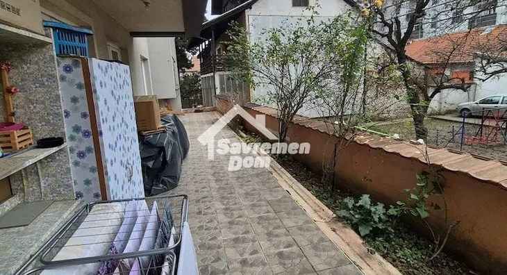 Šestosoban stan | 4zida