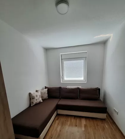 Surčinski Put | 4zida.rs