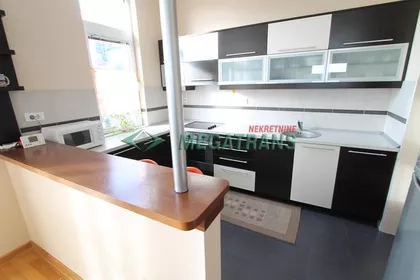 Pivljanina Baja | 4zida.rs