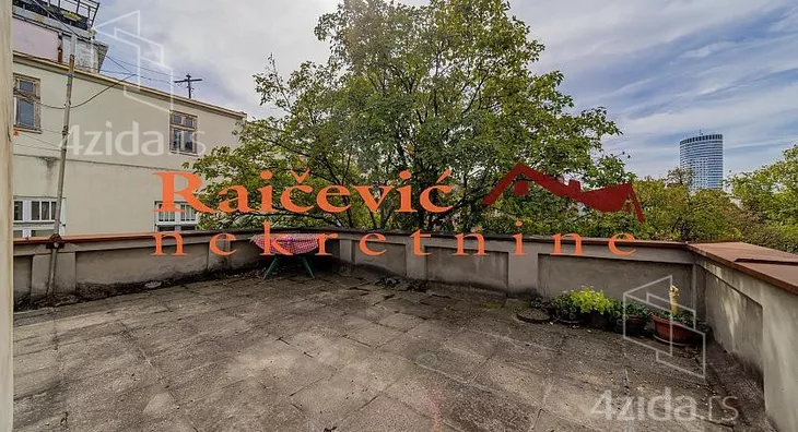 Troiposoban stan | 4zida