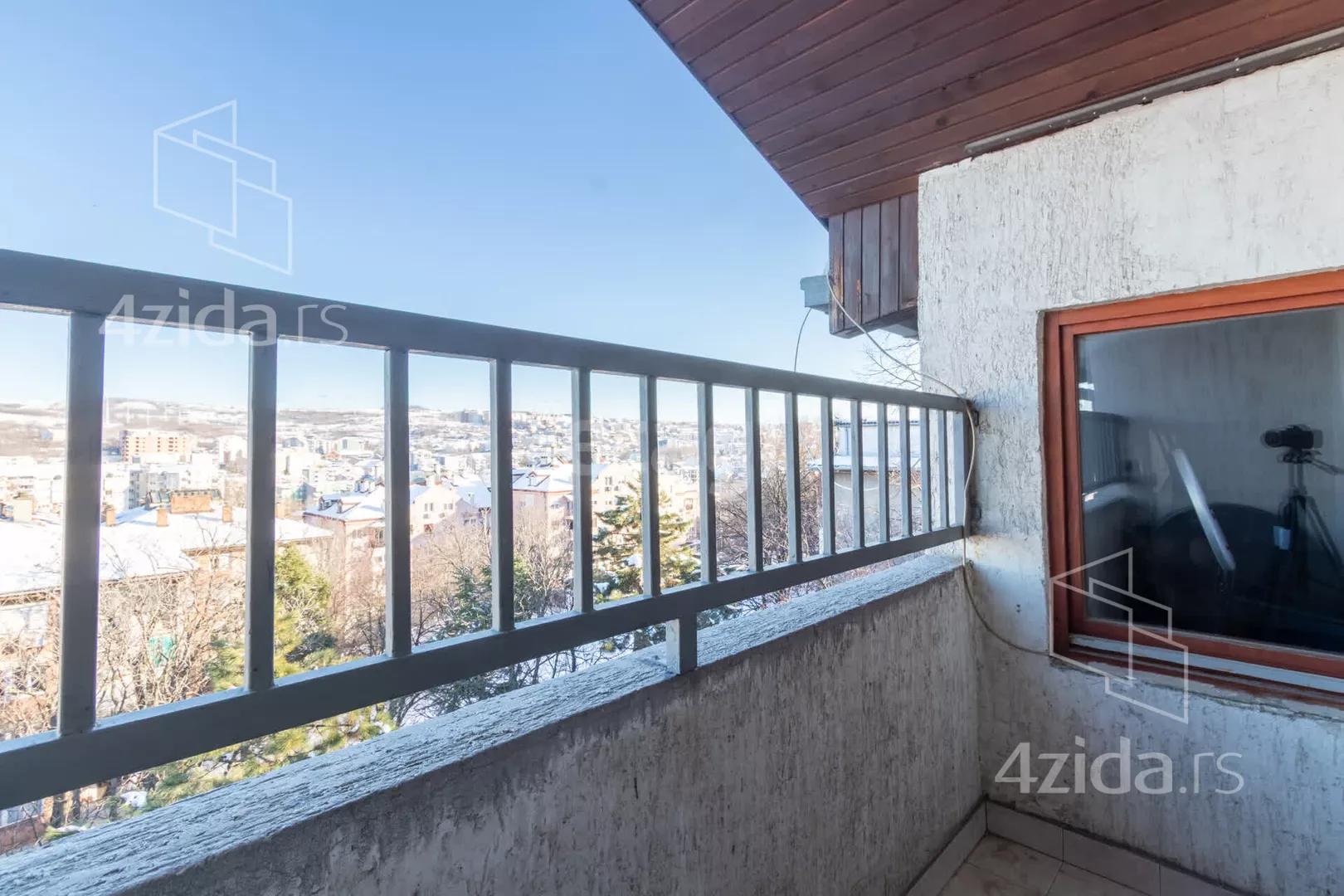 Šestosoban stan | 4zida