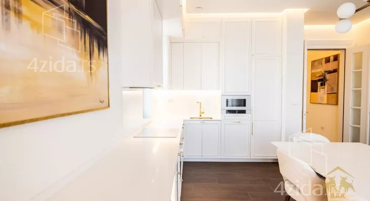 Petosoban stan | 4zida