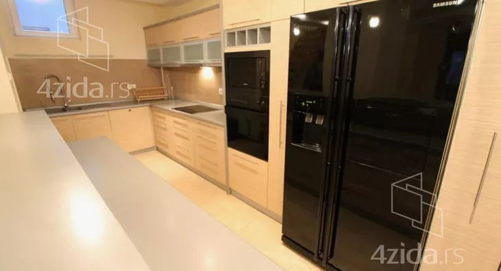 Petosoban stan | 4zida