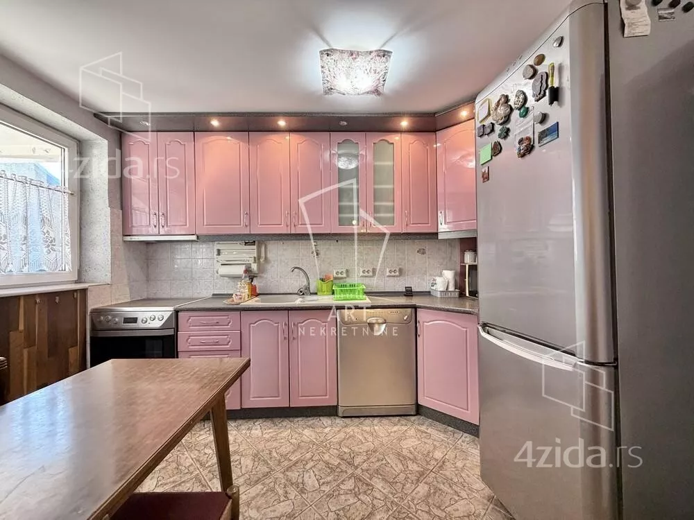 Petosoban stan | 4zida