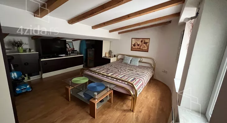 Četvoroiposoban stan | 4zida