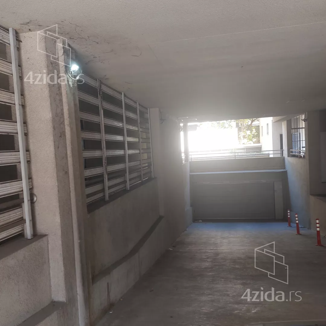 Garaža | 4zida