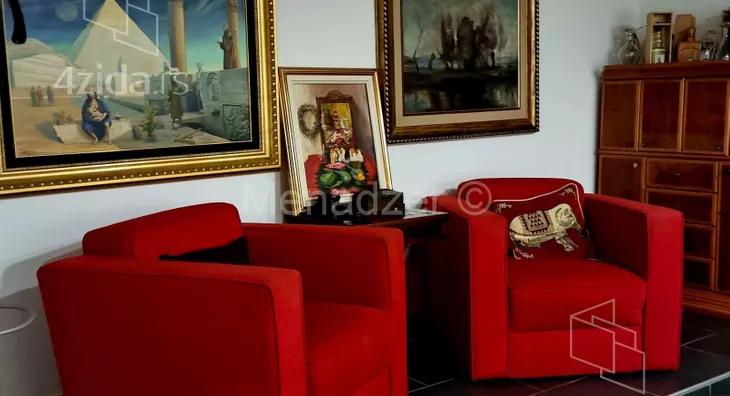 Poslovna zgrada | 4zida