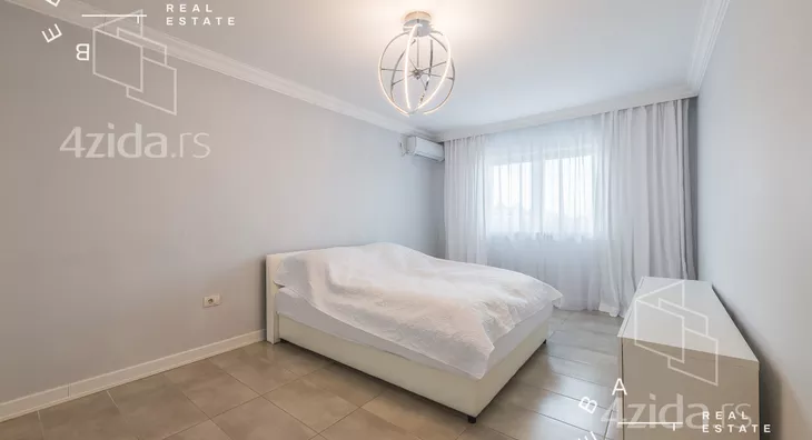 Šestosoban stan | 4zida