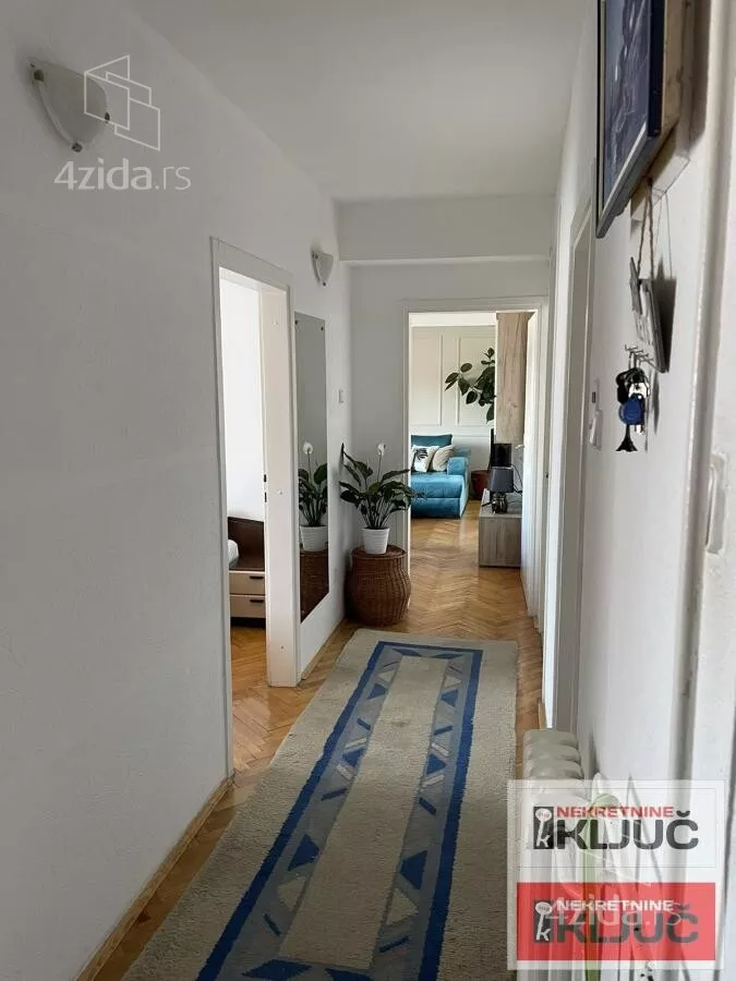 Četvoroiposoban stan | 4zida