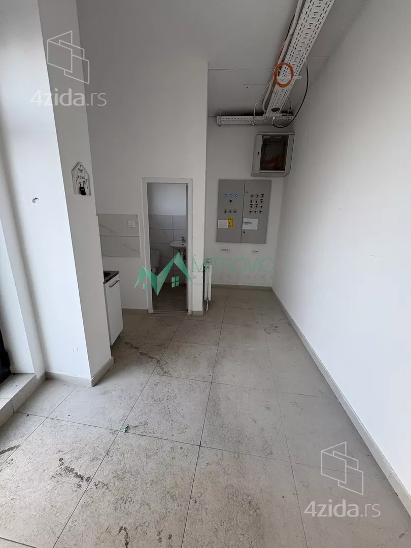 Poslovni prostor za izdavanje, Бульвар Европы, 1.700€, 131m² — фото