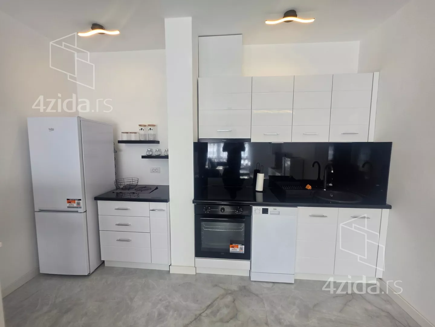 Troiposoban stan | 4zida