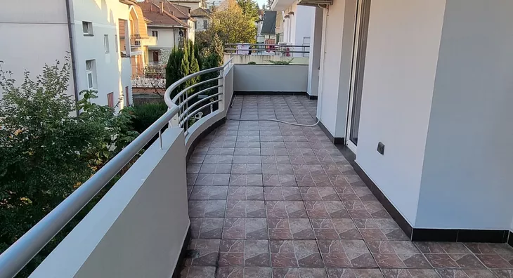 Šestosoban stan | 4zida