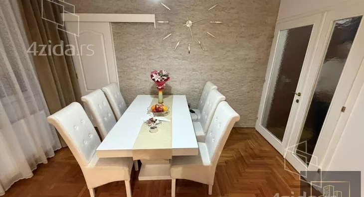 Troiposoban stan | 4zida