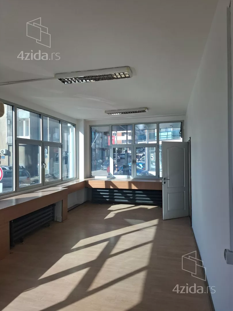 Poslovni prostor | 4zida