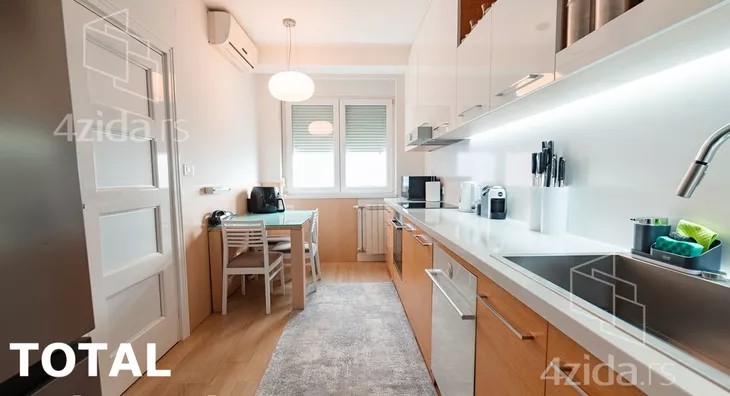 Šestosoban stan | 4zida