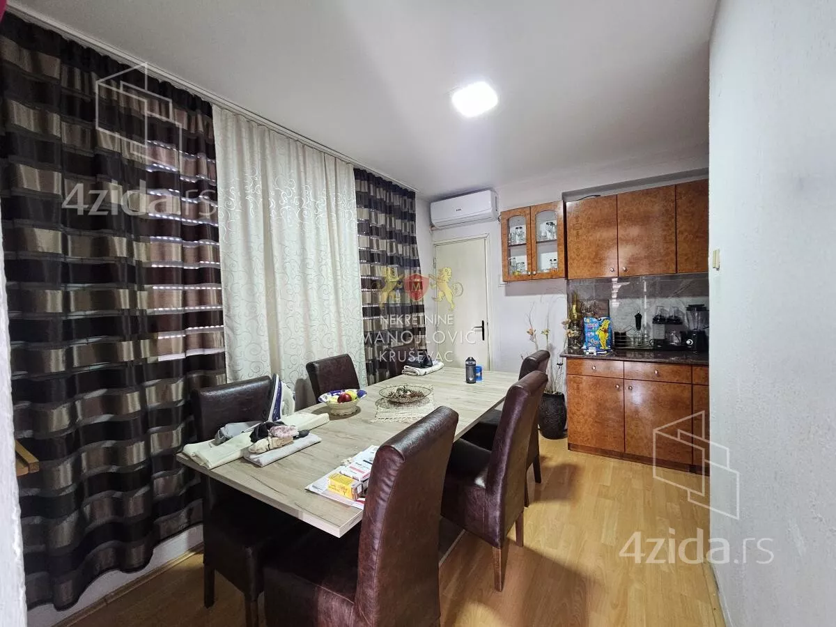 Troiposoban stan | 4zida