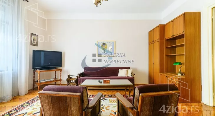 Četvoroiposoban stan | 4zida