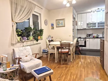 Prvomajska | 4zida.rs