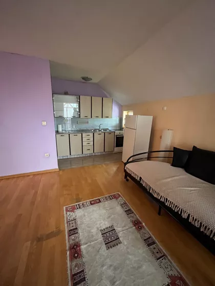 Lipov Gaj | 4zida.rs