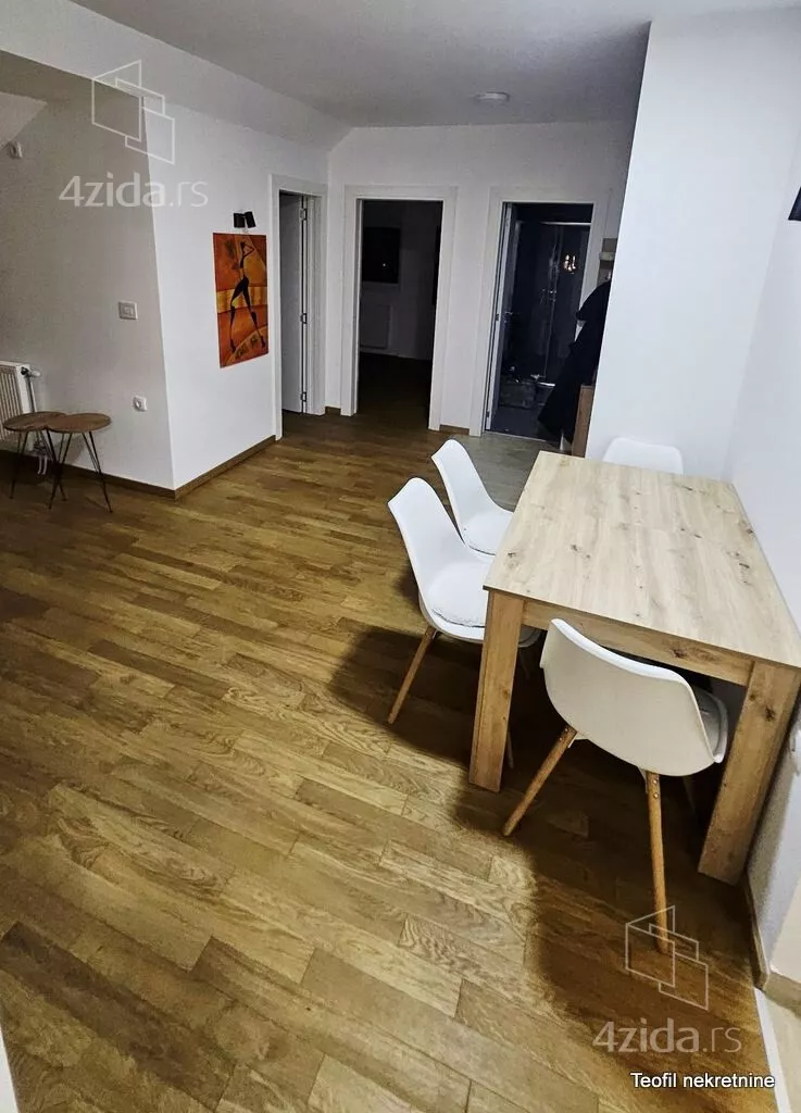 Troiposoban stan | 4zida