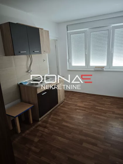 Nade Tomić | 4zida.rs