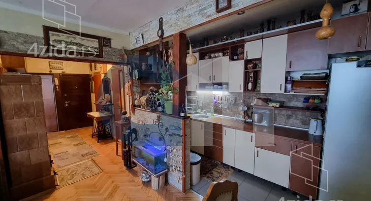 Troiposoban stan | 4zida