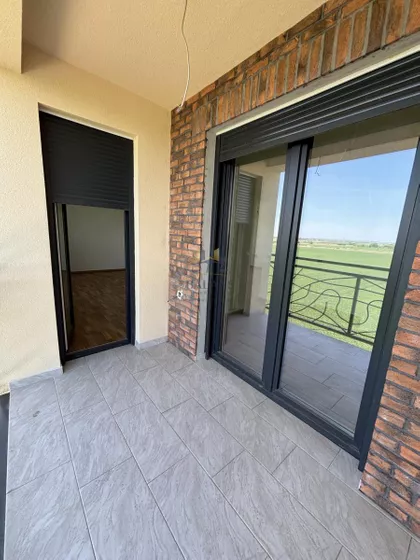 Surčin (mesto) | 4zida.rs