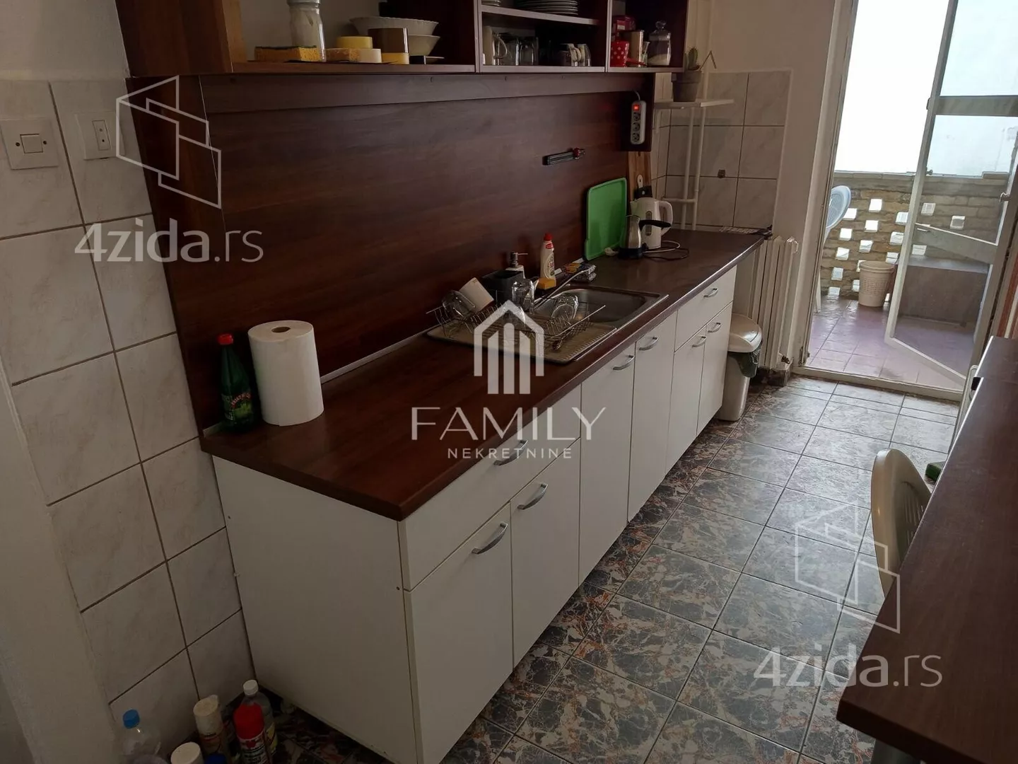 Četvoroiposoban stan | 4zida