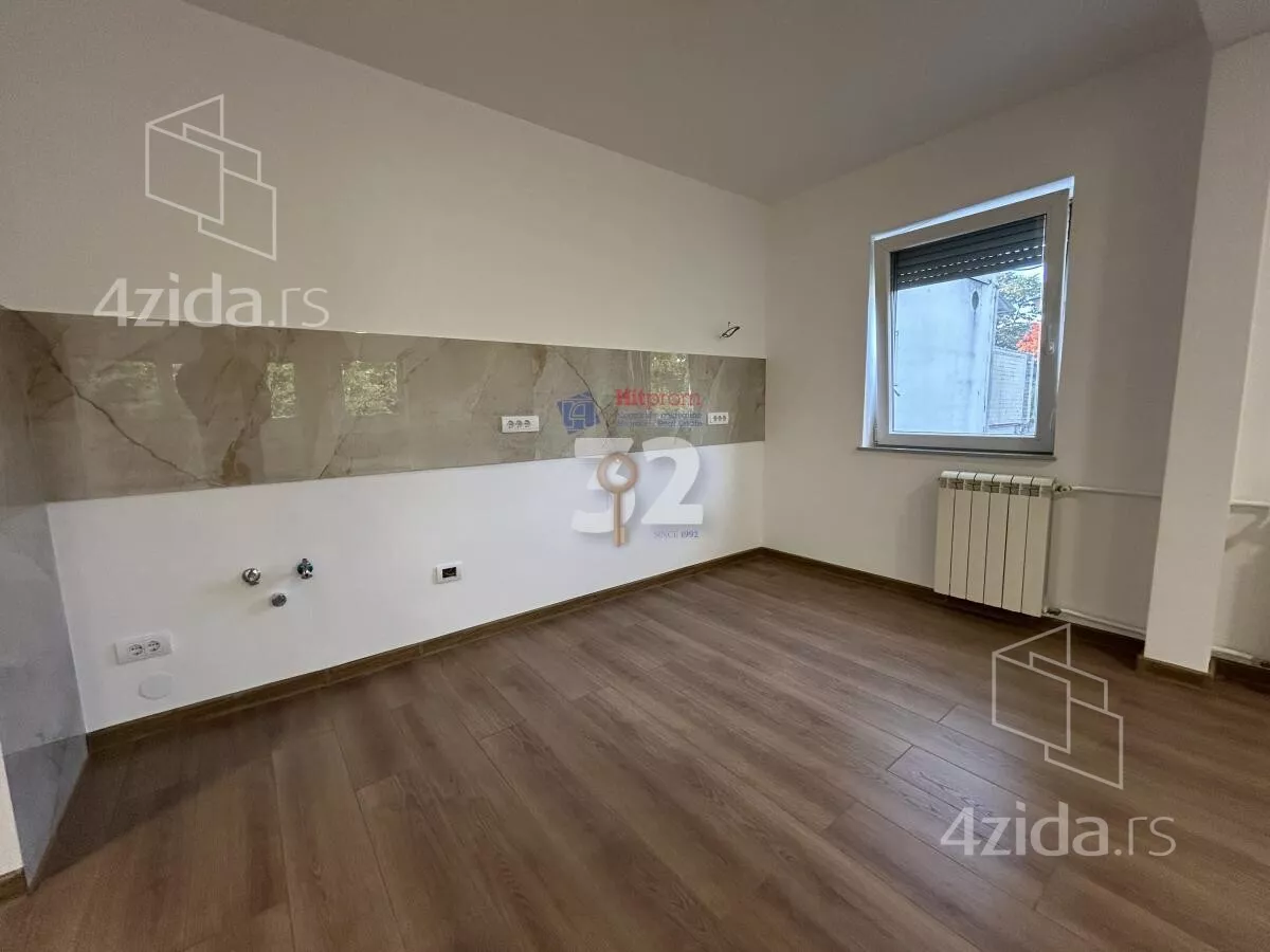 Četvoroiposoban stan | 4zida