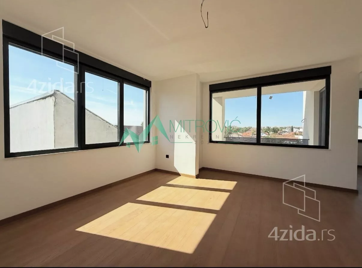 Petosoban stan | 4zida