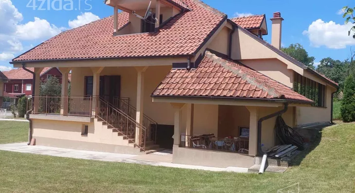 3-etažna kuća | 4zida