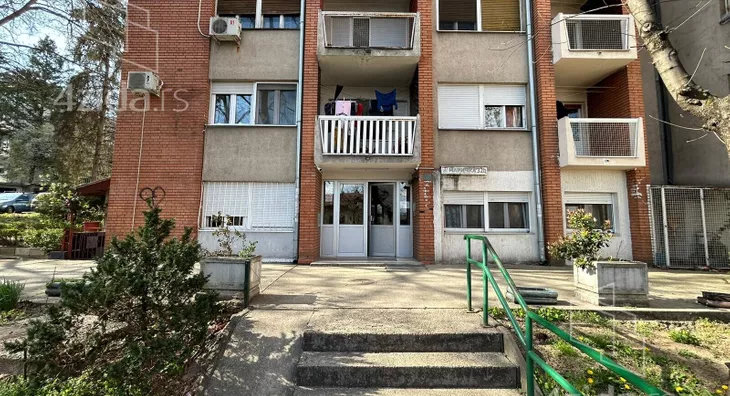 Četvoroiposoban stan | 4zida